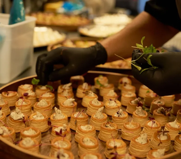 canape food catering.jpg 768x675